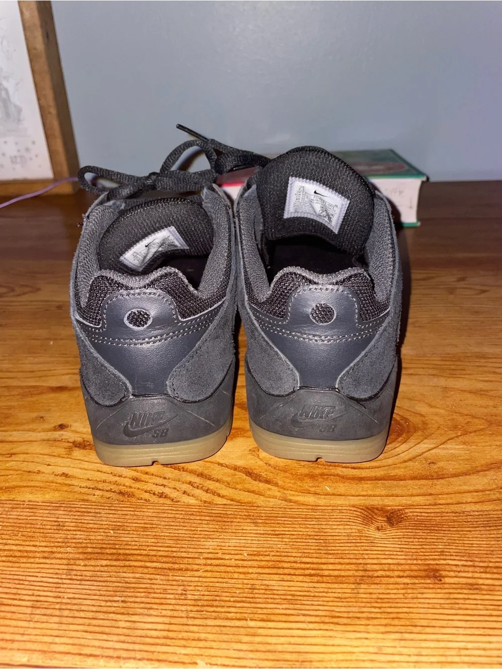 Nike Men’s Black Low-Top Athletic Sneakers